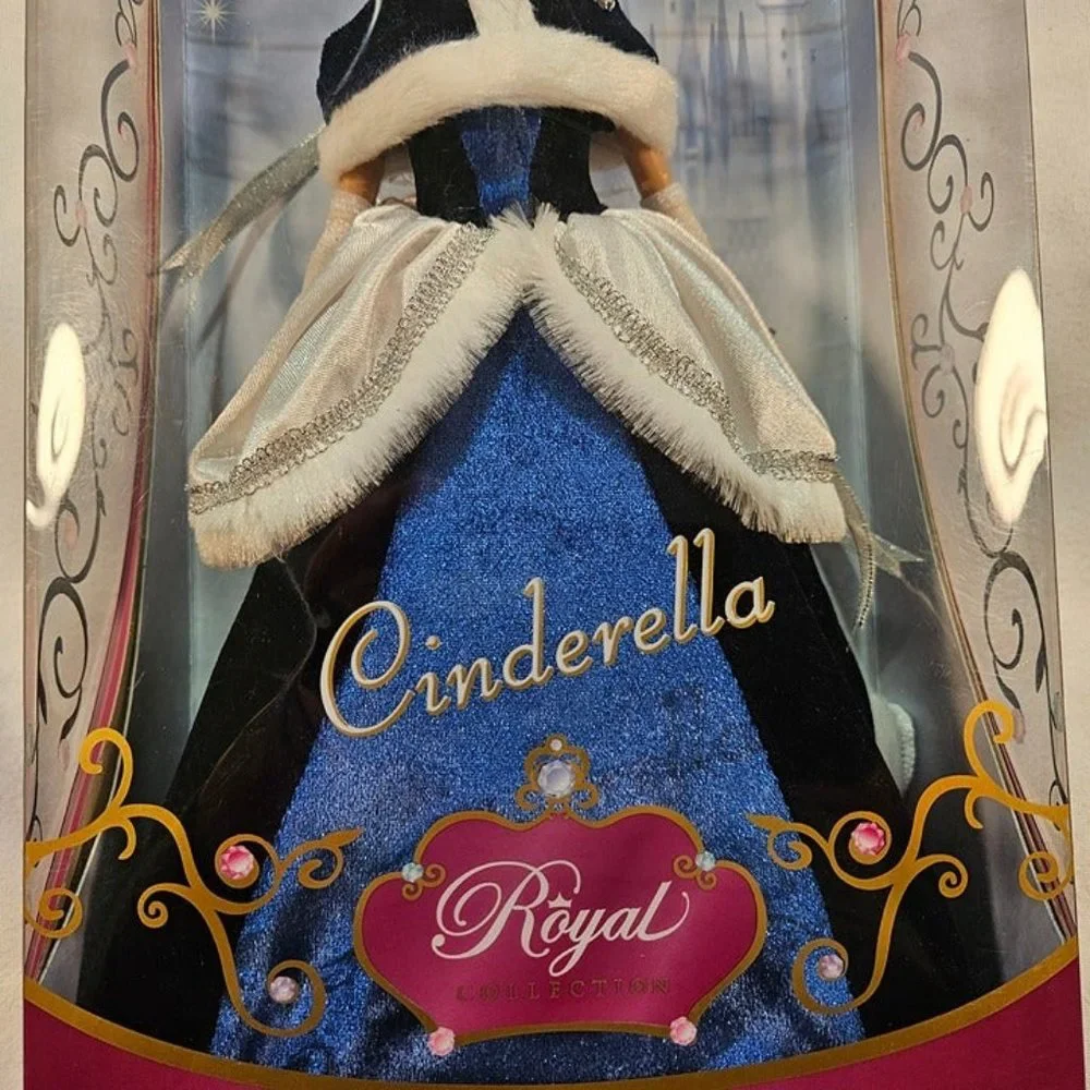 Disney Cinderella Royal Collection‎ Christmas Doll Princess - NIB
